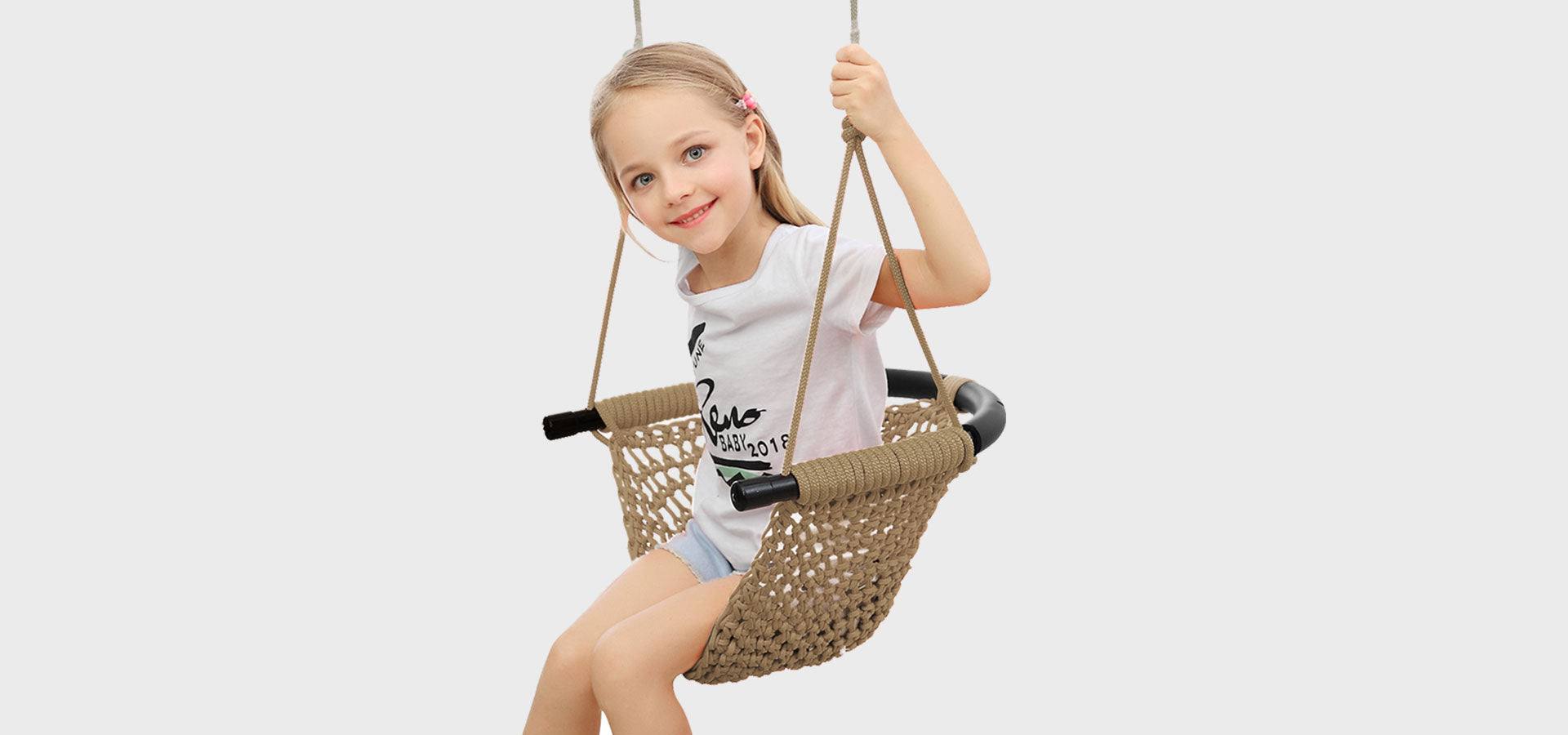 children's swingc0ce169f-1329-47fc-9e42-915e4961aa32